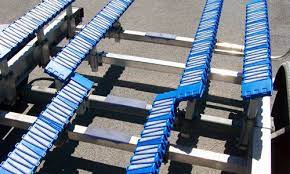 Bunks Guides You Really Need Your Boat Off The Trailer To Carefully Inspect The Bunks Side Guides And Rollers Boat Trailer Boat Boat Stuff