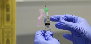 Το εμβόλιο είναι στα χέρια μας. Mosialos O E8elonths Poy Symmeteixe Sto Embolio Ths Astrazeneca Den Pe8ane Apo Ayto E8nos