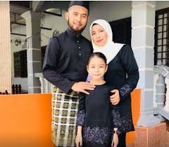 Kanser payudara bermula apabila sel di dalam payudara mula tumbuh tanpa kawalan. Etiqa Takaful Kanser Payudara Sudah Tahap 3 Dah Bernanah Tapi Kini Disahkan Sembuh Sepenuhnya Wanita Cantik Ini Kongsi Kisah Bagai Mati Hidup Semula