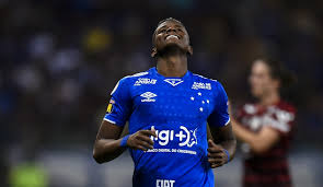 Han spiller hovedsageligt som forsvarer for gremio i serie a. Orejuela Es De Gremio El Lateral Derecho Llega En Prestamo A Fines De 2020