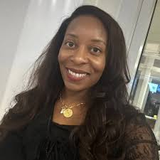 Travis Greene denounced integrity when he let Chrisette Michele face all  the backlash by herself for singing *his* song *alongside him* at Trump's  first inauguration. So him denouncing Kappa Alpha Psi is