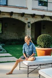 Now, bumble empowers users to connect with confidence whether dating, networking, or meeting friends online. Meet The Woman Behind Tinder S Rival App Bumble Whitney Wolfe Herd Tatler Thailand