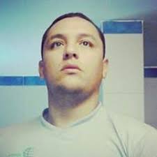 Listen to playlists featuring Con Los Pobres Estoy