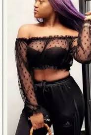 Fans slams chioma, Davido's Girlfriend for indecent dressing on instagram