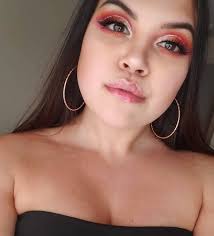 Jasmine Robles (@jasminedoesmakeup) • Instagram photos and videos