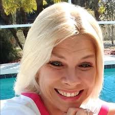 Diane Kosek's Instagram, Twitter & Facebook