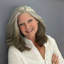 Cindy Lott's Instagram, Twitter & Facebook