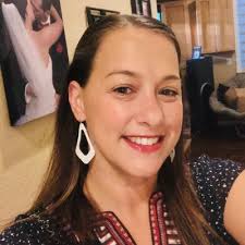 Angela H (@angelaklay)