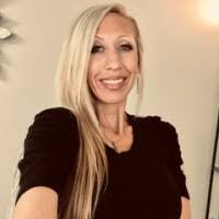 Angela Rutledge's Instagram, Twitter & Facebook