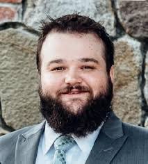 Holly Averill's Instagram, Twitter & Facebook