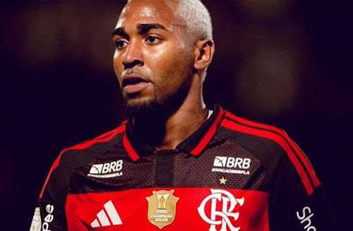 Pedro dá show, Flamengo goleia a Chapecoense e segue na perseguição ao Palmeiras