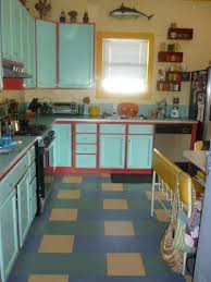 Jacquie S New Orleans Kitchen Room For Color 2010 Apartment Therapy 2 Colour Kitchen Cabinets Kitchen Colors Fancy Kitchens