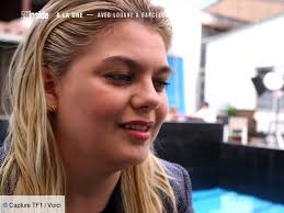 Depuis, louane n'évoque que très rarement le drame de sa vie. Louane Dans 50 Inside La Chanteuse Fait De Rares Confidences Sur Sa Fille Esmee Voici