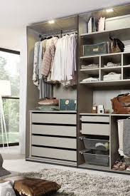 7 tipps und praktische ideen für ein stilvolles ankleidezimmer. Endlich Ordnung Im Kleiderschrank Gestalte Das Innenleben Deines Kleiderschranks Wie Es Dir Gefallt Mit Dem Online Konfigu Kleiderschrank Rauch Mobel Schrank