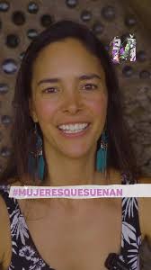 #MahaniTeave es nuestra primera invitada del año en #MujeresQueSuenan  🙌🏻🎶✨ ¡Y conversamos con ella desde la mismísima #RapaNui ! 🤩🗿