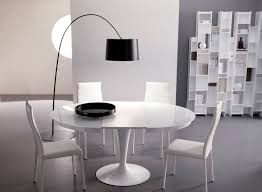Ausziehbarer esstisch astor hochglanz weiss edelstahl geburstet 160 220 cm bei www riess ambie esstisch ausziehbar weiss esstisch moderner yacht design esstisch weiss hochglanz 160 cm oval von casa padrino esszimmer tisch esstische moderne neo esstisch modern. Ausziehbarer Esstisch In Weiss Bringt Puristischen Look Und Raffinesse