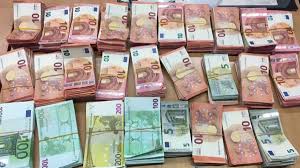 The euro rapidly took over from the former national. Neue 100 Und 200 Euro Scheine 500 Euro Scheine Bald Nicht Mehr Gultig Geld
