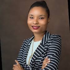 Officiellement, Avocate-stagiaire au Barreau de Port-au-Prince. Toutes ces  années de doute, ces mois de peur et ces semaines stressantes sont enfin  derrière moi. Cette petite voix qui me disait que…