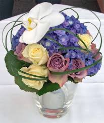 Eine festlich gedeckte tafel gehört zu jedem hochzeitsfest. Blumen Tischschmuck Raumschmuck Gartnerei Pfitzner Im Real Heidenau