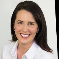 Elise Wallace's Instagram, Twitter & Facebook