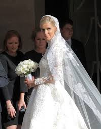 You Have To See Nicky Hilton S Valentino Wedding Dress Kleid Hochzeit Hochzeitskleider Spitze Kleider
