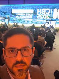 Pequenos abaulamentos, uma saliência que aparece ao tossir, um incômodo ao  fazer esforço… sinais sutis que muitos ignoram no dia a dia, mas que podem  indicar o início de uma hérnia abdominal.