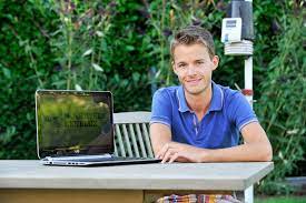 Noodweerbenelux youtuber overview, youtube statistics, noodweer benelux, weerman weervrouw meteo meteorologie noodweer.be livestreams sneeuwman noodweerbenelux noodweer benelux. Onze Weerman Het Wordt Een Wisselvallig Weekend Foto Hln Be