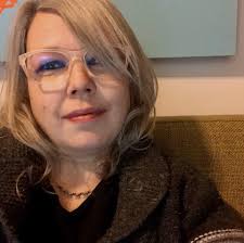 I actually have a poem I wrote ca couple months ago and a couple friends of  mine now who I met at a commentsection weird I know but they said I should