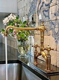 Explore the four design styles from kraftmaid to find the one that suits your kitchen design best. Blue And White Backsplash Styles Atticmag