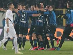 Gelandang juventus hamza rafia (tengah) merayakan gol penentu kemenangan yang dicetaknya pada pertandingan piala italia melawan genoa yang dimainkan di stadion allianz, turin, rabu (13/1/2021). Berita Dan Informasi Coppa Italia Terkini Dan Terbaru Hari Ini Detikcom