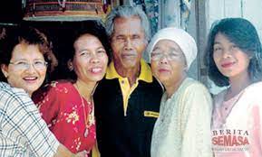 Bila isteri pindah tempat kerja baru & ada kawan2 baru, mereka hasut bagitau suami dia sepatutnya kena begitu begini. Isteri Ayah Pin Dedah Cerita Sebenar Ketika Saat Ayah Pin Di Cabut Nyawanya Memang Meremang Bulu Roma Ola Bola