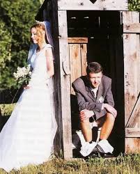 22 Funny Bride And Groom Wedding Photos Best Couples Gifts Groomsmen Gifts Funny Bride Wedding Humor Funny Wedding Pictures