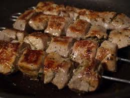 Das Perfekte Souvlaki Griechische Fleischspiesse Rezept Mit Einfacher Schritt Fur Schritt Anleitung Das Schweinefleisch Fleischspiesse Rezepte Spiesse Rezept