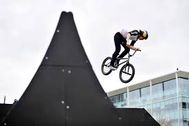 No pudo ser mejor el debut de colombia en el bmx freestyle de unos juegos olímpicos de la juventud. La Espectacularidad De Inaki Y El Bmx