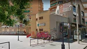 144 m² urbano (solar) estupenda parcela en el barrio de las flores con todos los servicios para construir vivienda unifamiliar. Centro De Salud Las Flores