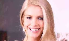 Kat Torres's Instagram, Twitter & Facebook