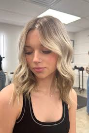 Looking for a Hairstylist?!