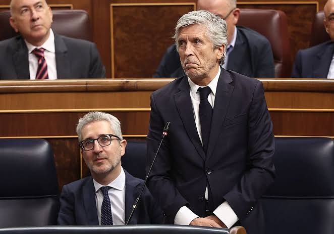 Marlaska defiende que el dossier de Interior sobre periodistas era «un documento de trabajo» que no definía ideológicamente