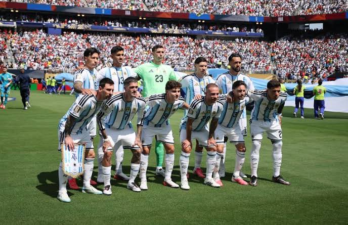 Seguí en vivo el vuelo de la Selección argentina con destino a Ezeiza: quiénes viajan
