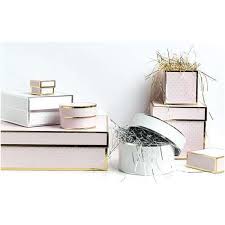 Boite Cadeau Rose Et Dore Carre Recycle 10 X 10 X 10 Cm Truffaut Matière carton qui permet de la personnaliser selon votre goût. boite cadeau rose et dore carre recycle 10 x 10 x 10 cm