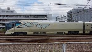 Kawasaki Jr East E001 Series Branded Train Suite Shiki Shima Is A Hybrid Electric Diesel Deluxe Sleeping Car Excursion Train Train Sleep Training Excursions