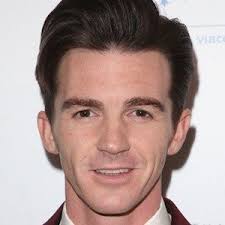 Drake bell is an american actor, comedian, guitarist, singer/songwriter, producer, and occasional television director who has a net worth of $600 thousand. Drake Bell Net Worth Actor