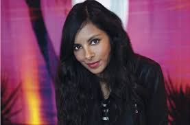 Dass sie zu diesem zeitpunkt schon fast finanziell ausgesorgt hatte, wissen nur die wenigsten. Collien Ulmen Fernandes Zu Gast Zwischen Kind Und Fernsehkamera Stuttgart Stuttgarter Nachrichten