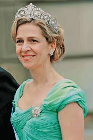Royal Jewels of the World Message Board: Re: Spanish Cartier tiara