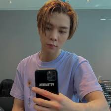 Okay, now tell me who is the hottest? Nct Johnny Suh Johnny Mirror Selfie Facebook