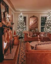 81 Classic Traditional Living Room Decor Ideas You Can Apply Livingroomdecor Classic A Christmas Living Rooms Christmas Fireplace Decor Christmas Fireplace