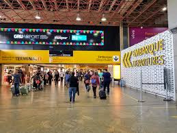 Estacionamento próximo ao aeroporto internacional de guarulhos gru. Onibus Para O Aeroporto De Guarulhos A Partir De R 6 45