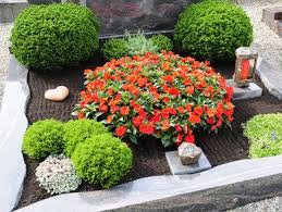 Grabgestecke & trauergestecke für allerheiligen & totensonntag. Grabbepflanzung Friedhofsgartnerei Stelzer Mannheim Neckarau