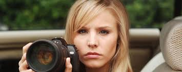 Et par la même occasion, elle espère élucider le scandale qui a ruiné la vie de son père. Veronica Mars Saison 4 Kristen Bell Annonce Officiellement Le Retour De La Serie News Series Allocine