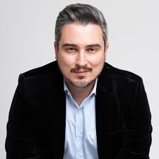 Toronto Real Estate Agent: Ash Shekarchian, RE/MAX Hallmark Realty Ltd